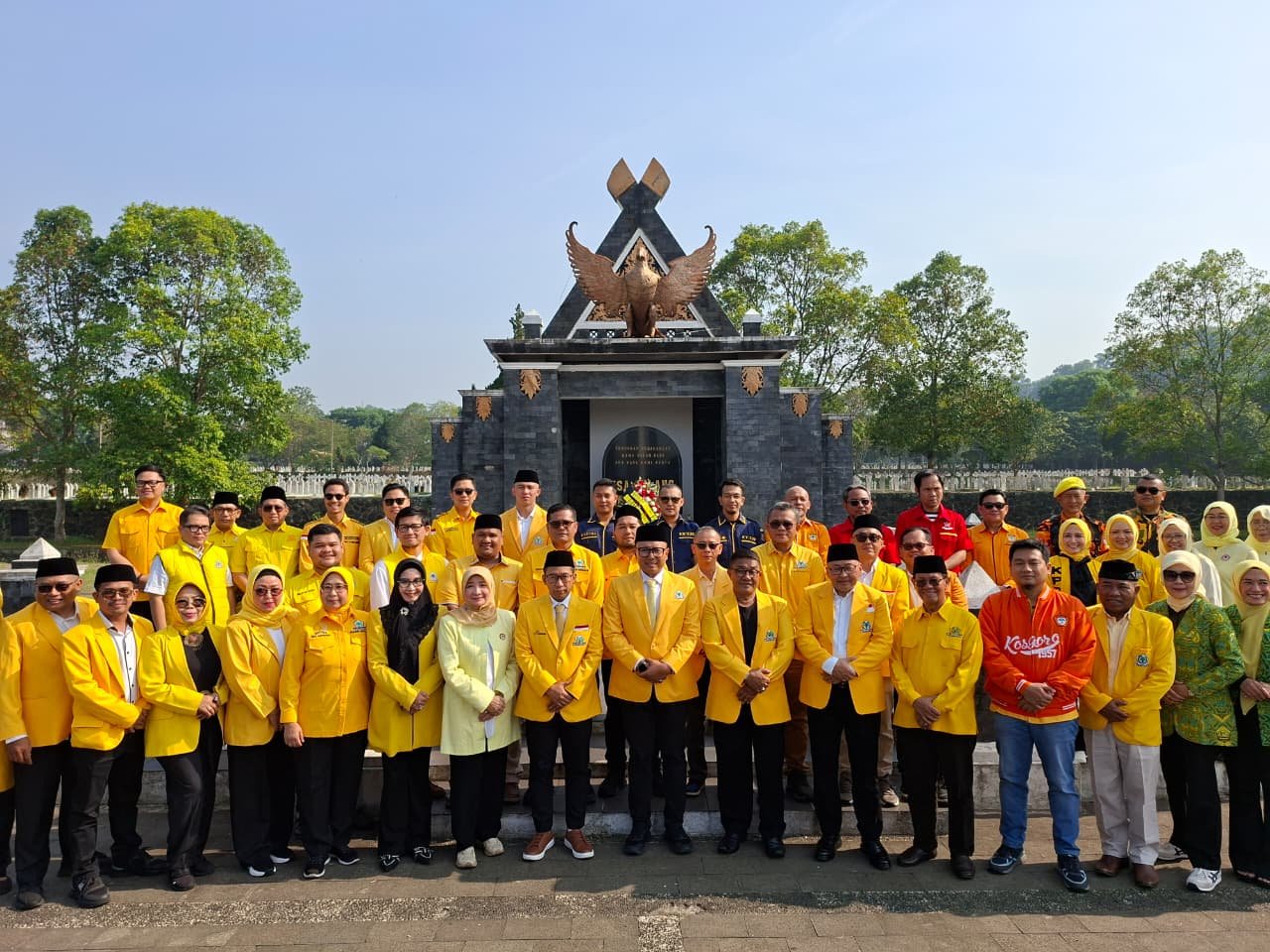 Momen HUT ke-62: Golkar Jabar Minta Kader Fokus Bantu Ekonomi Warga